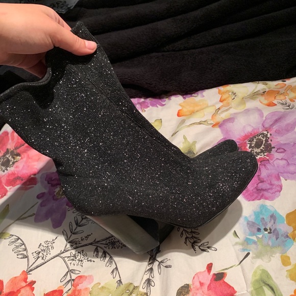 Kendall + Kylie Booties - Picture 5 of 6